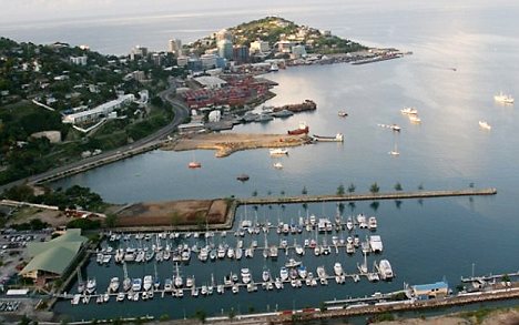 article-2019755-0D32EA3C00000578-864_468x293